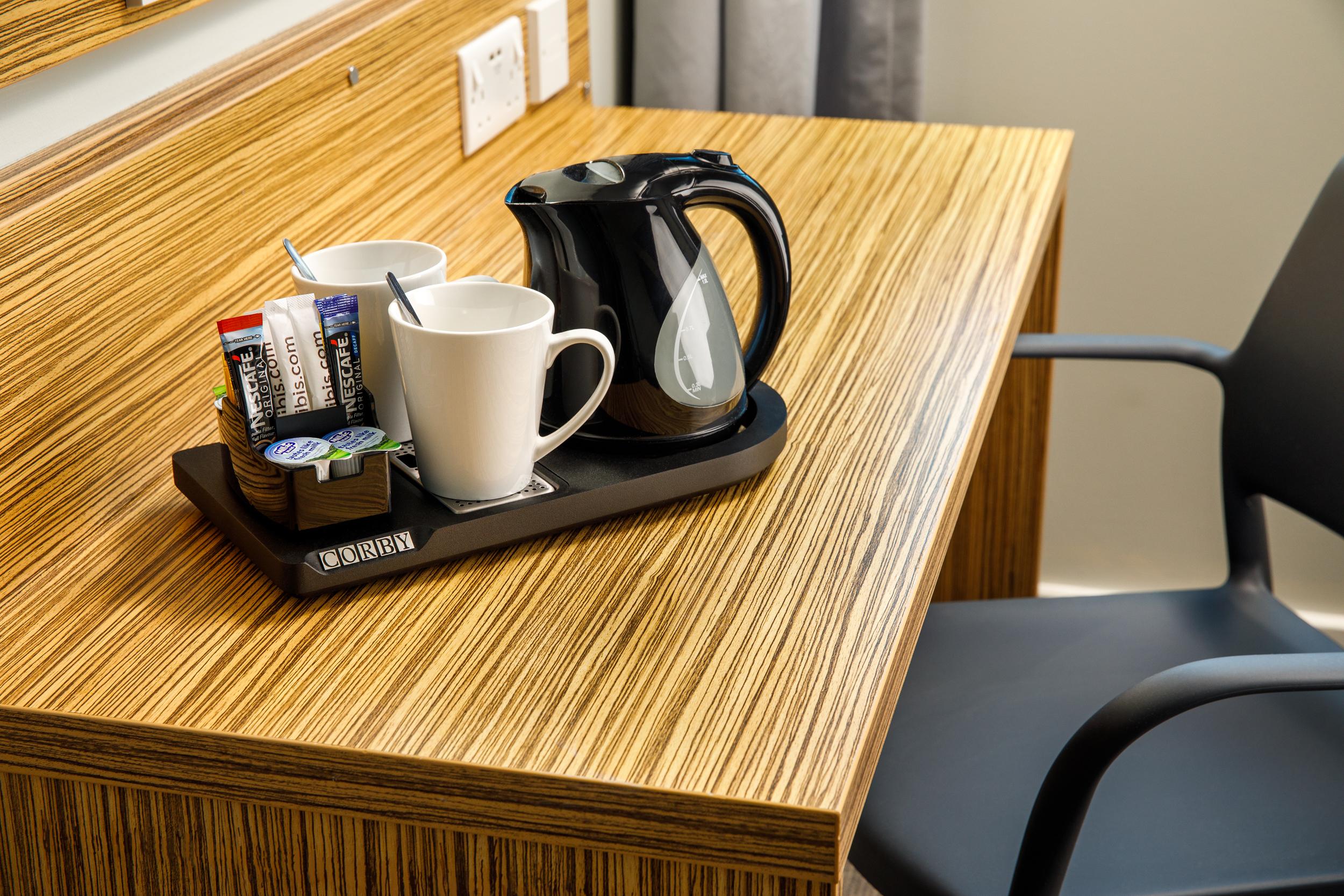 Ibis Budget London Heathrow Central Cranford Экстерьер фото