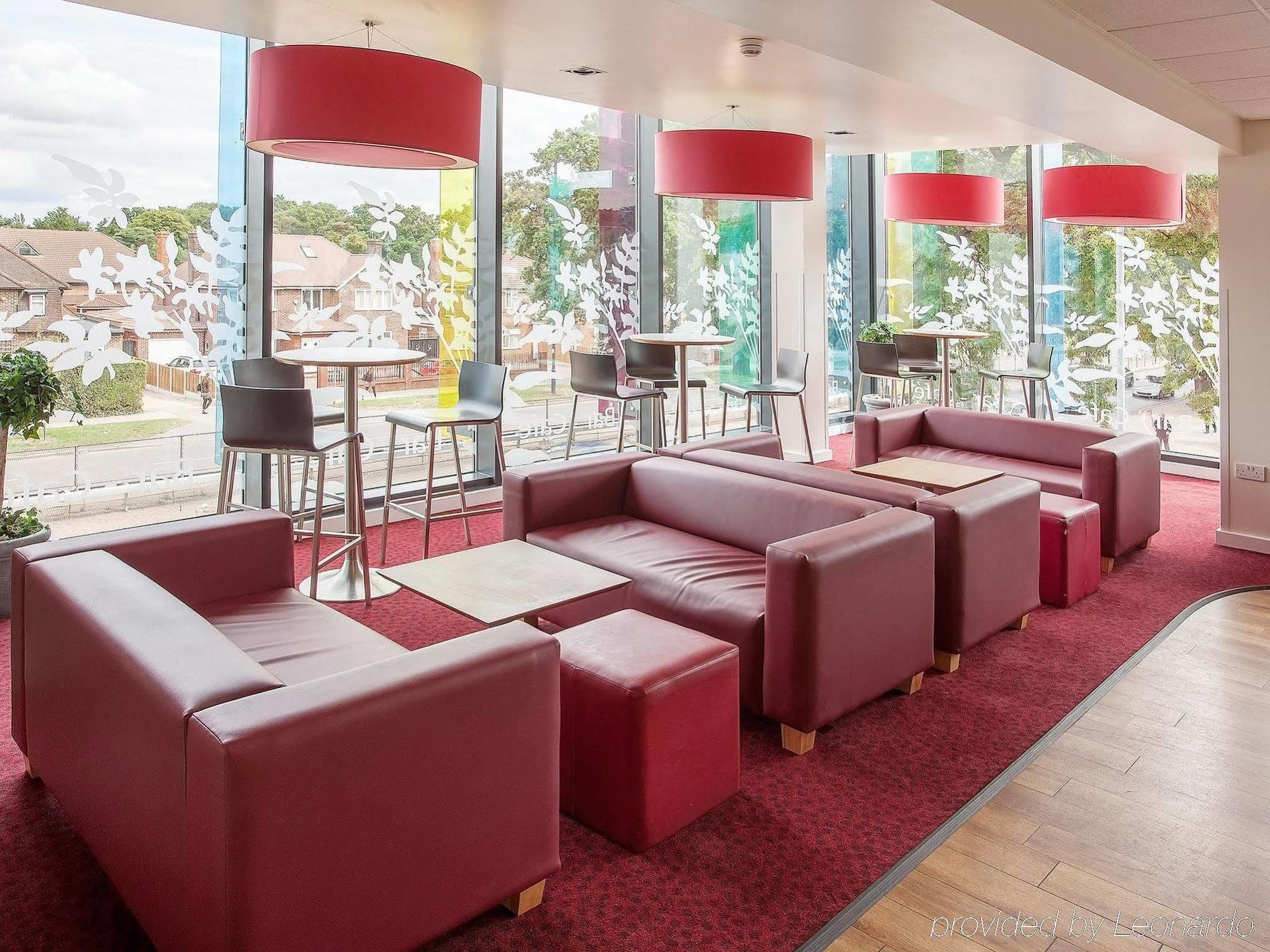 Ibis Budget London Heathrow Central Cranford Экстерьер фото