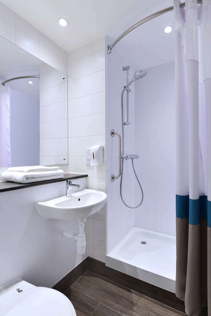 Ibis Budget London Heathrow Central Cranford Номер фото